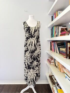 Jams World Black & Cream Tropical Scoop Neck Maxi Dress
